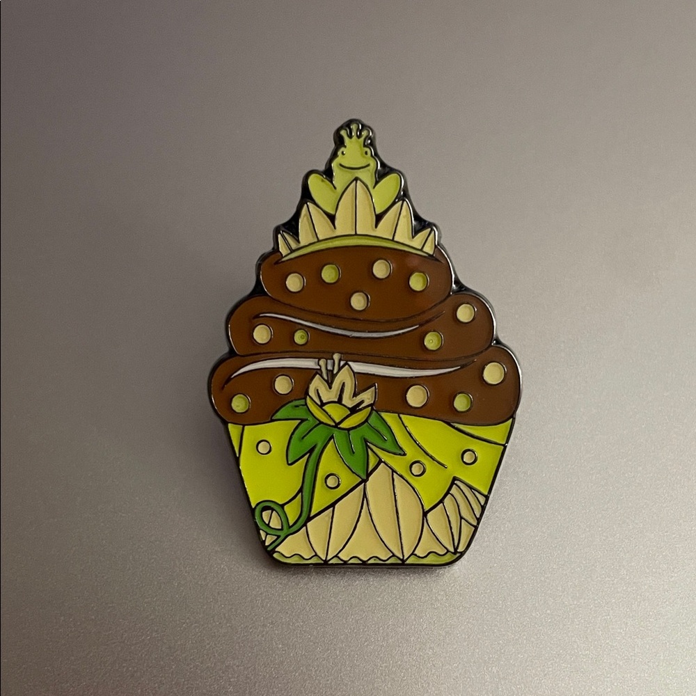 Disney Loungefly Princess Tiana Cupcake Blind Box Pin